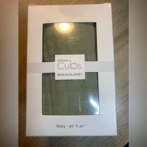 Green Comfy Cubs Muslin Blanket Baby- 40 By 40